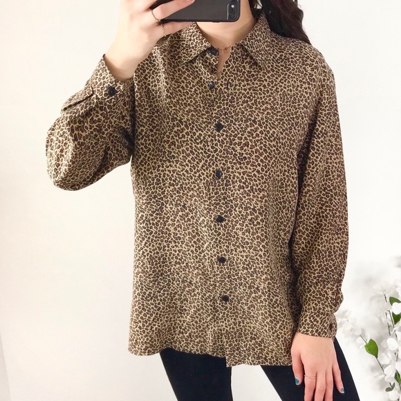 ❤️SALE❤️ Brown leopard silk button down top - Picture 4 of 5